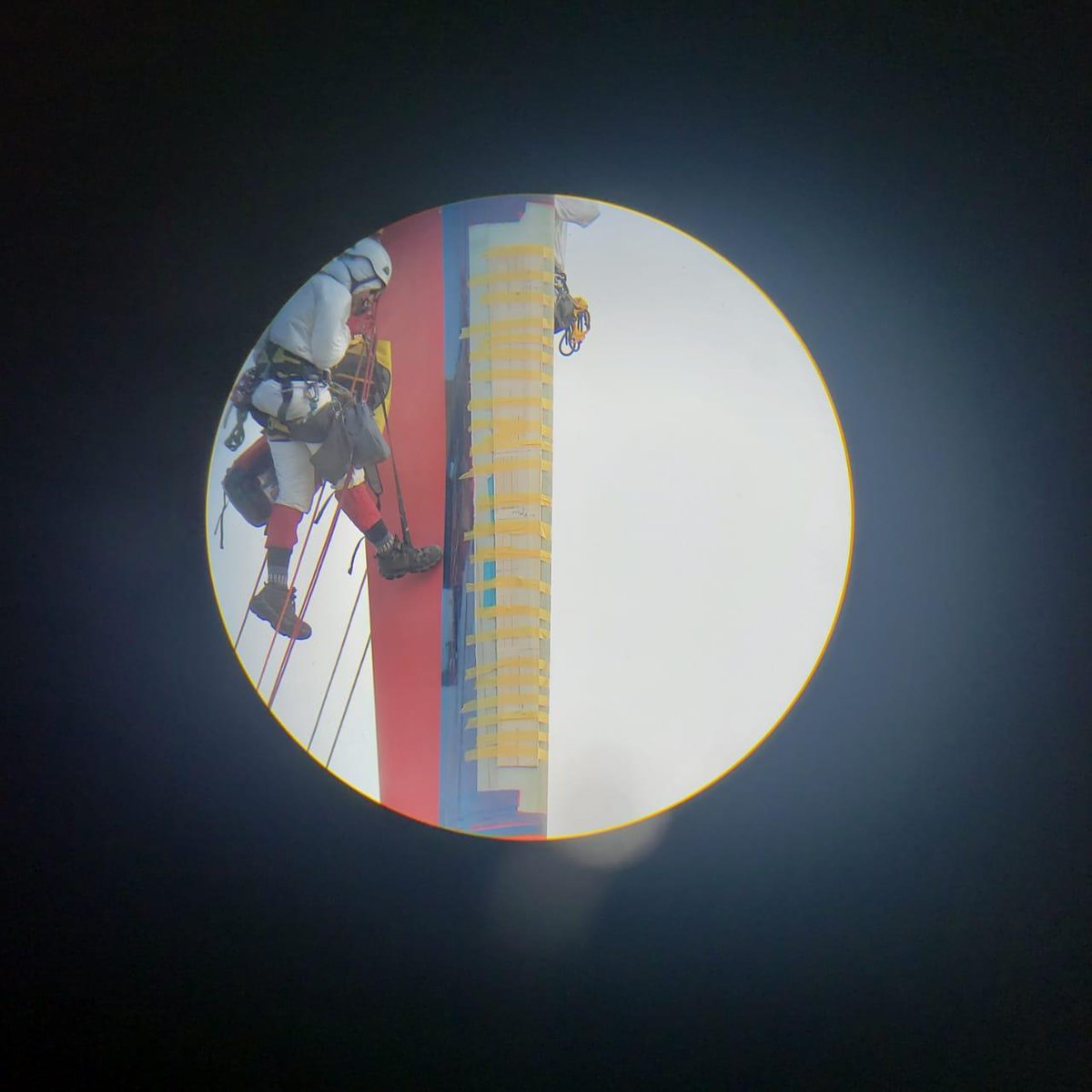 Vertisub's tweet photo. Elige un trabajo que te guste, y no tendrás que trabajar más.
Reparación de palas por VertiSub.

#vertisub #iVi #cerm#aerogeneradores#palas https://t.co/zKg0KBAFA3