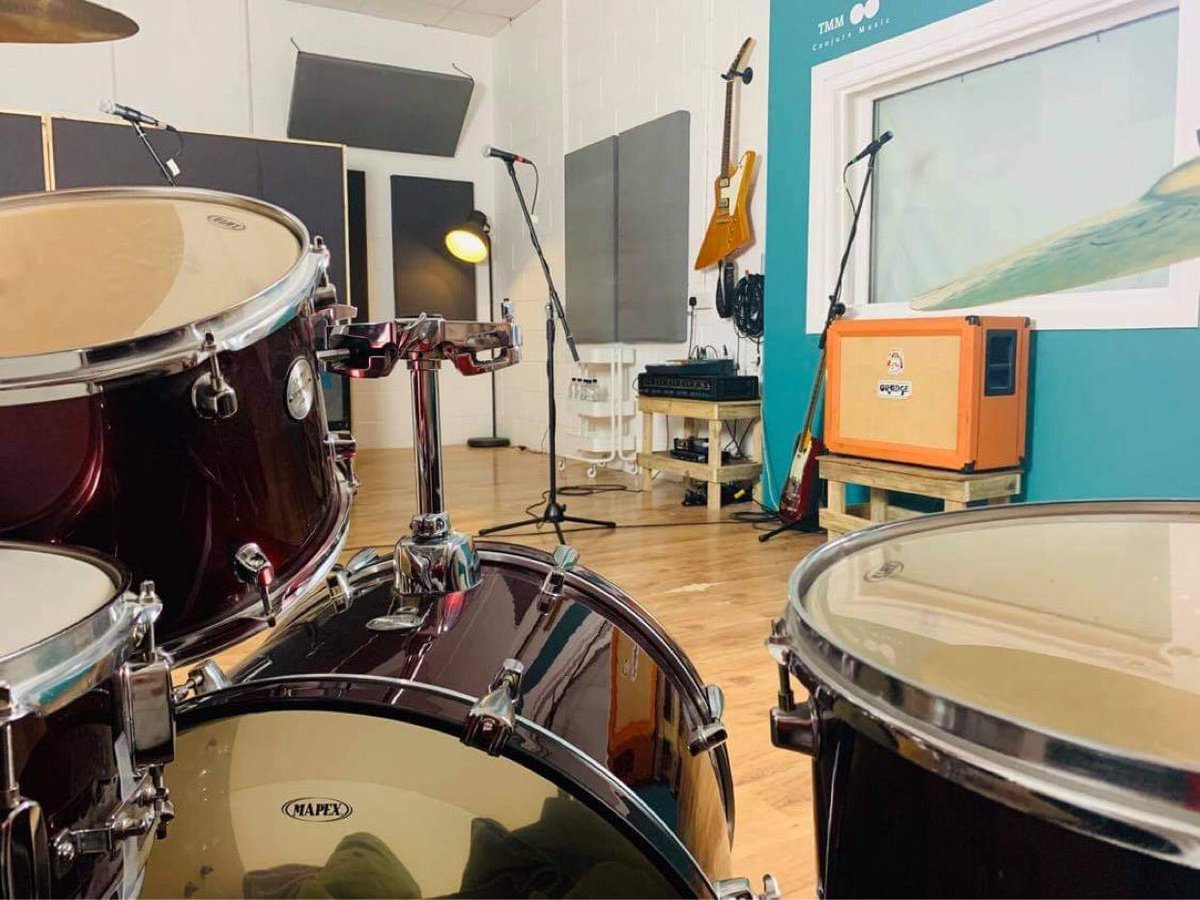 TragicMagic8's tweet photo. Our live room is available to book as a rehearsal space. Yes. We are finally ready to welcome you guys into our beautiful acoustically treated live room. Just contact us on here, through the website (link in bio) or email ryanbennett@tragicmagicmixing. https://t.co/jjr7f1plVR
