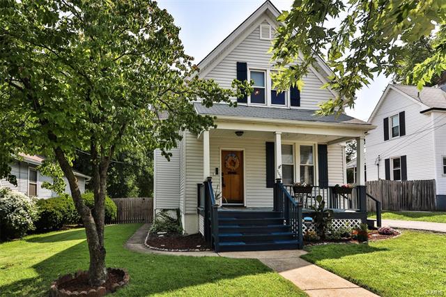 RemaxStLouisMO's tweet photo. See a virtual tour of one of our newest #listings 2626 Laclede Station #SaintLouis #MO  https://t.co/d1ZrQLGEO6 https://t.co/FObfdCbtUn