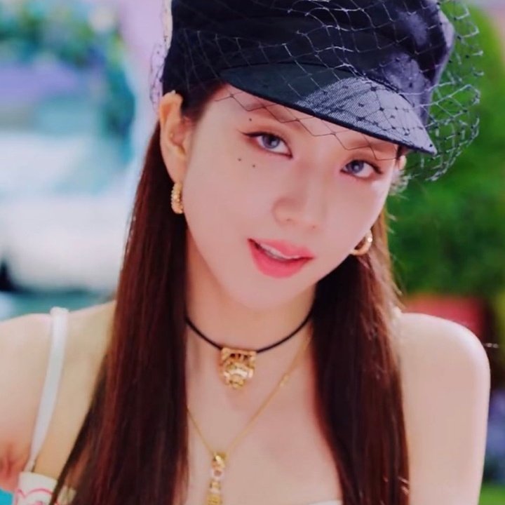 uttedJIS00's tweet photo. Status : totalmente cadelinha de kim jisoo 🤧💖 https://t.co/ZleICxzxFE