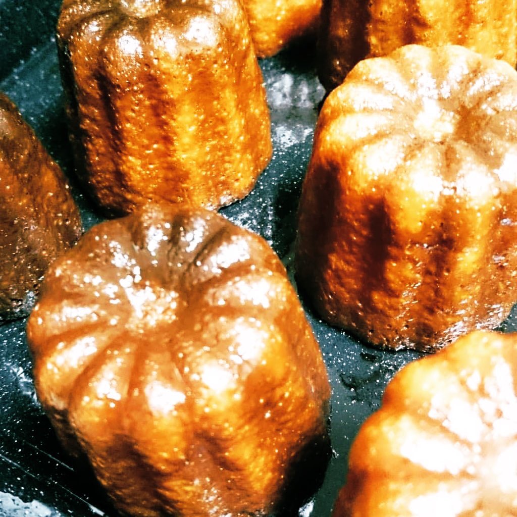 みみずく お菓子研究室 カヌレ 外カリ中モチ食感 たまに食べたくなるけど 近くに売ってないので作っちゃいます お菓子 スイーツ カヌレ お菓子作り インスタ映えスイーツ おやつ おうちごはん お菓子作り好きな人と繋がりたい T Co