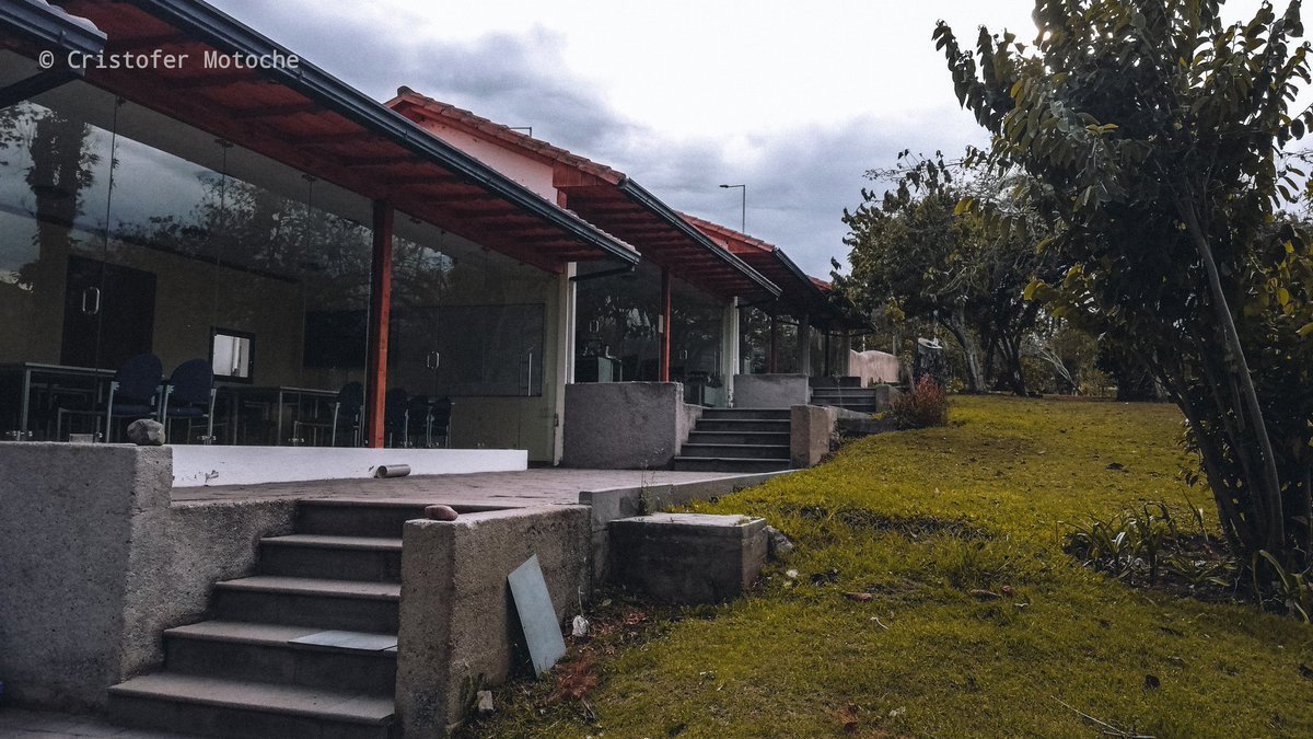 CristoferMotoc2's tweet photo. #YachayTech es de suma importancia en Ecuador, conforma las 4 universidades emblemáticas y está diseñada para cambiar la matriz produtiva del Ecuador.

#FueraMena #YachaySeDefiende
@MashiRafael @virgiliohernand @ecuainm_oficial @RonnyAleagaS https://t.co/az8xReWumF