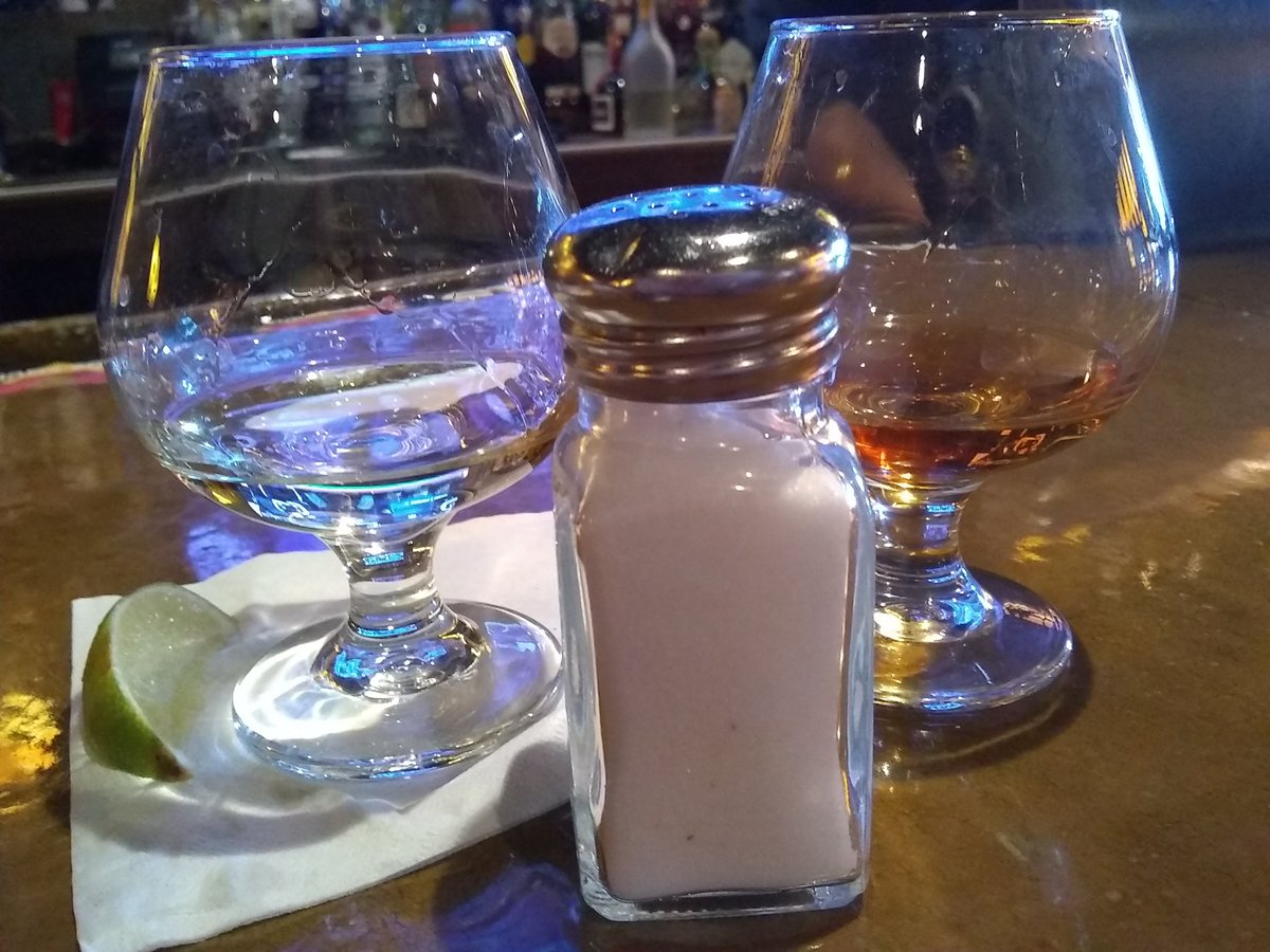 PineWoodsRunner's tweet photo. Dessert! #mezcal & #congac https://t.co/DVT29EOs58