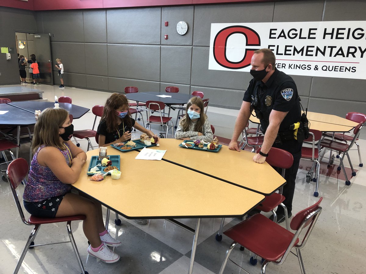 DBoyd1958's tweet photo. CCSD SRO Sparks and SRO Haskell visit Eagle Heights during lunch and connect with our good citizens, top notch students - thanks for joining us. https://t.co/sovVvdGKAy