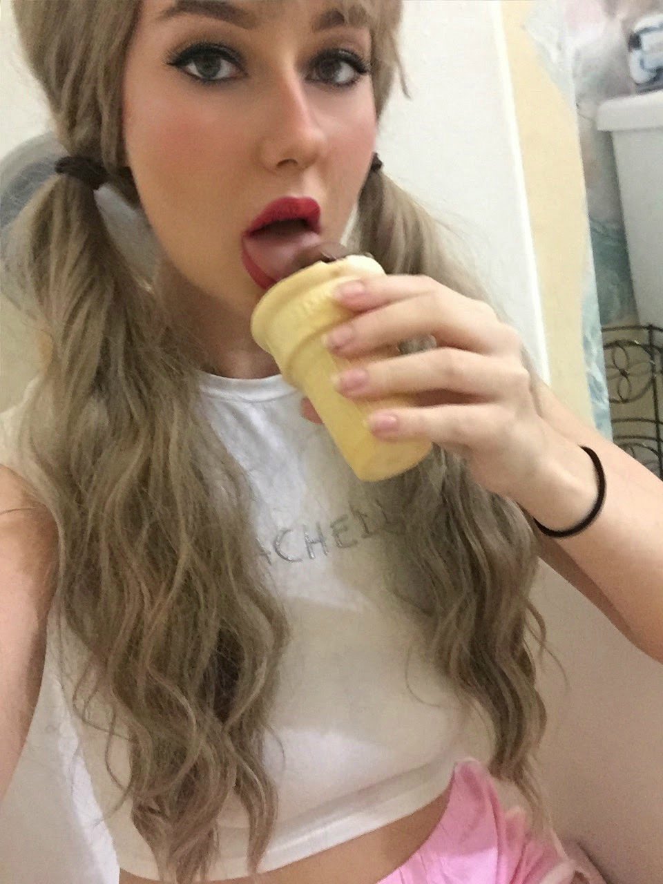 TW Pornstars - Onlyfans.Comromanovdoll. Twitter. Wow Selena Gomez and  Black Pink...Who knew a song about. 11:32 PM - 28 Aug 2020