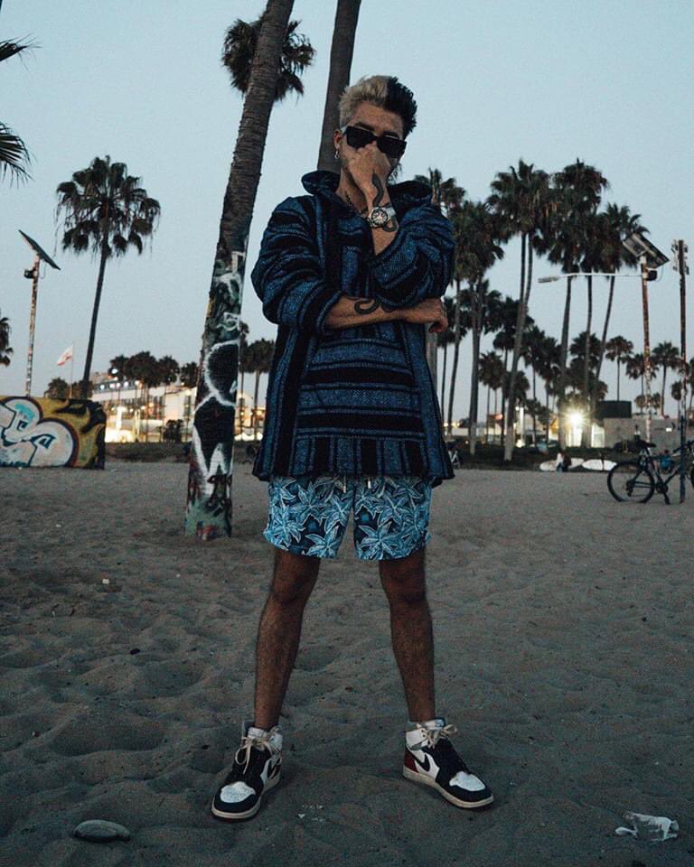 mariobautista_'s tweet photo. L A 🌩 https://t.co/xVaJJhl3QO