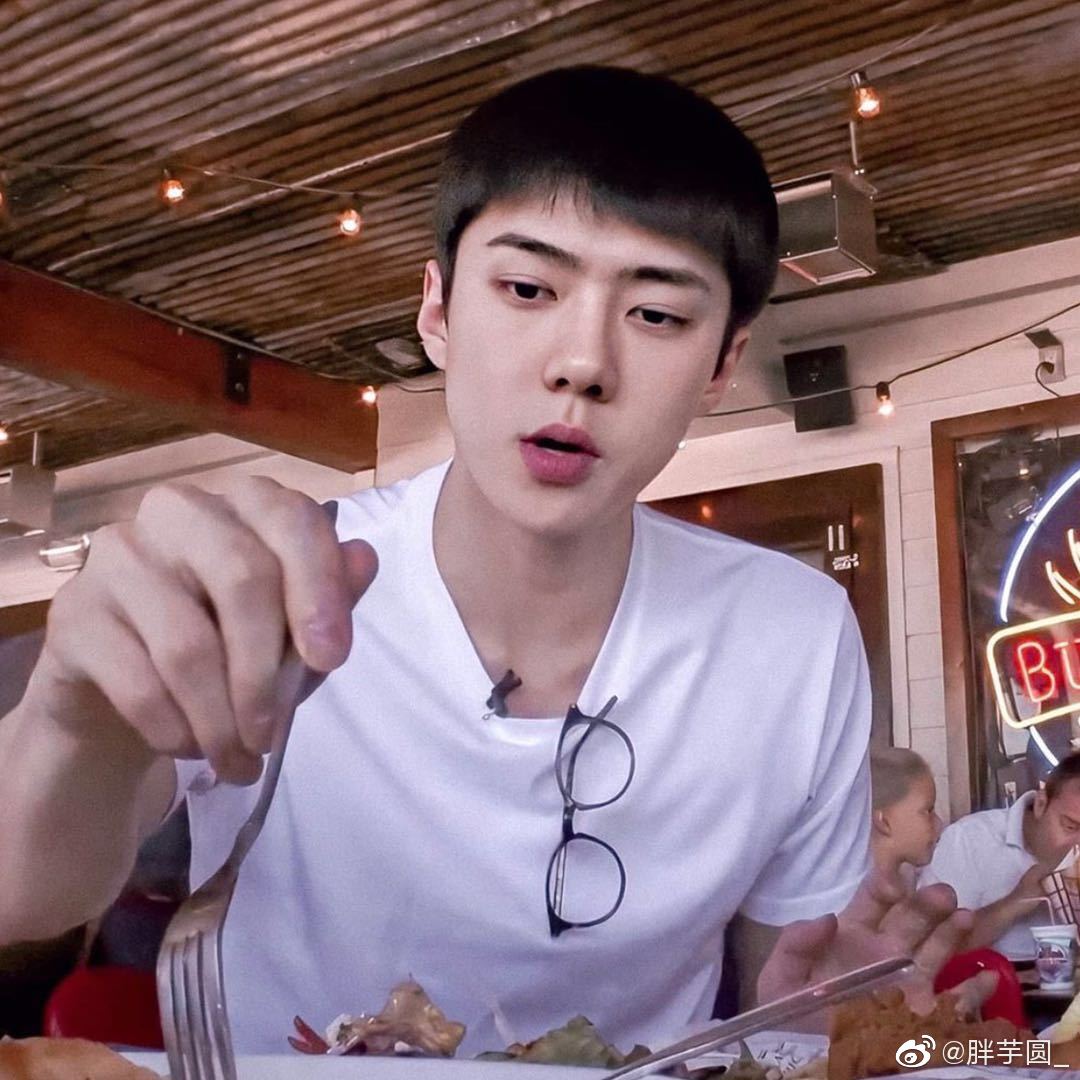 94LOOKS's tweet photo. these pics scream boyfriend material https://t.co/NxbM7g5JDC