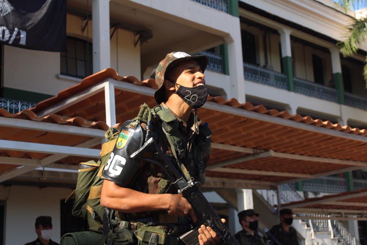 dge_rs's tweet photo. depois de longos 3 meses de instrução e vivenciando um exército totalmente diferente, chega ao fim o curso de formação de cabos 2020 onde pude passar por momentos que  são indescritível, só tenho a agradecer a Deus por tudo isso
#CFC20 
#MARINS04
🇧🇷 https://t.co/DoTE6Qhrk8