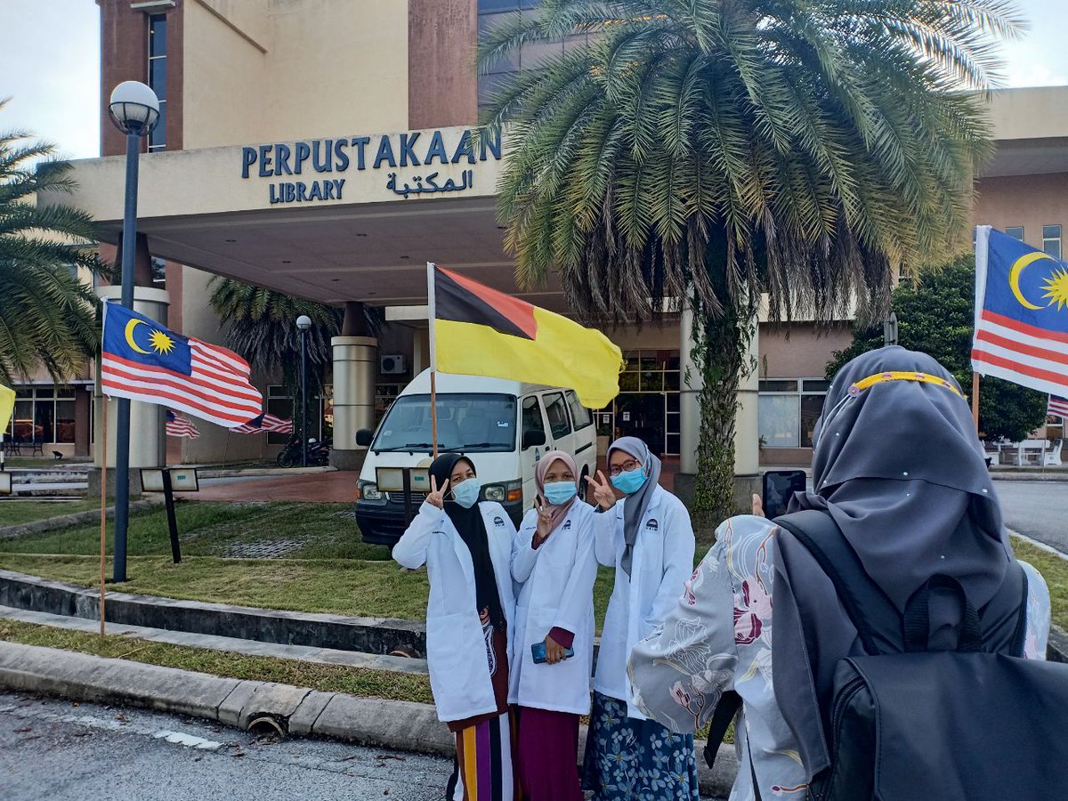 USIMLibrary's tweet photo. MERDEKA VIBES @ USIM LIBRARY
Thank You Gais..!
-----
Pelajar Tamhidi Perubatan Sesi 2020/2021
Norqistina Insyirah
Nur Izzah
Puteri Nur Athirah
Marzidah
#USIMLibrary
#merdekavibes
#MalaysiaPrihatin https://t.co/8EApXvRbKO