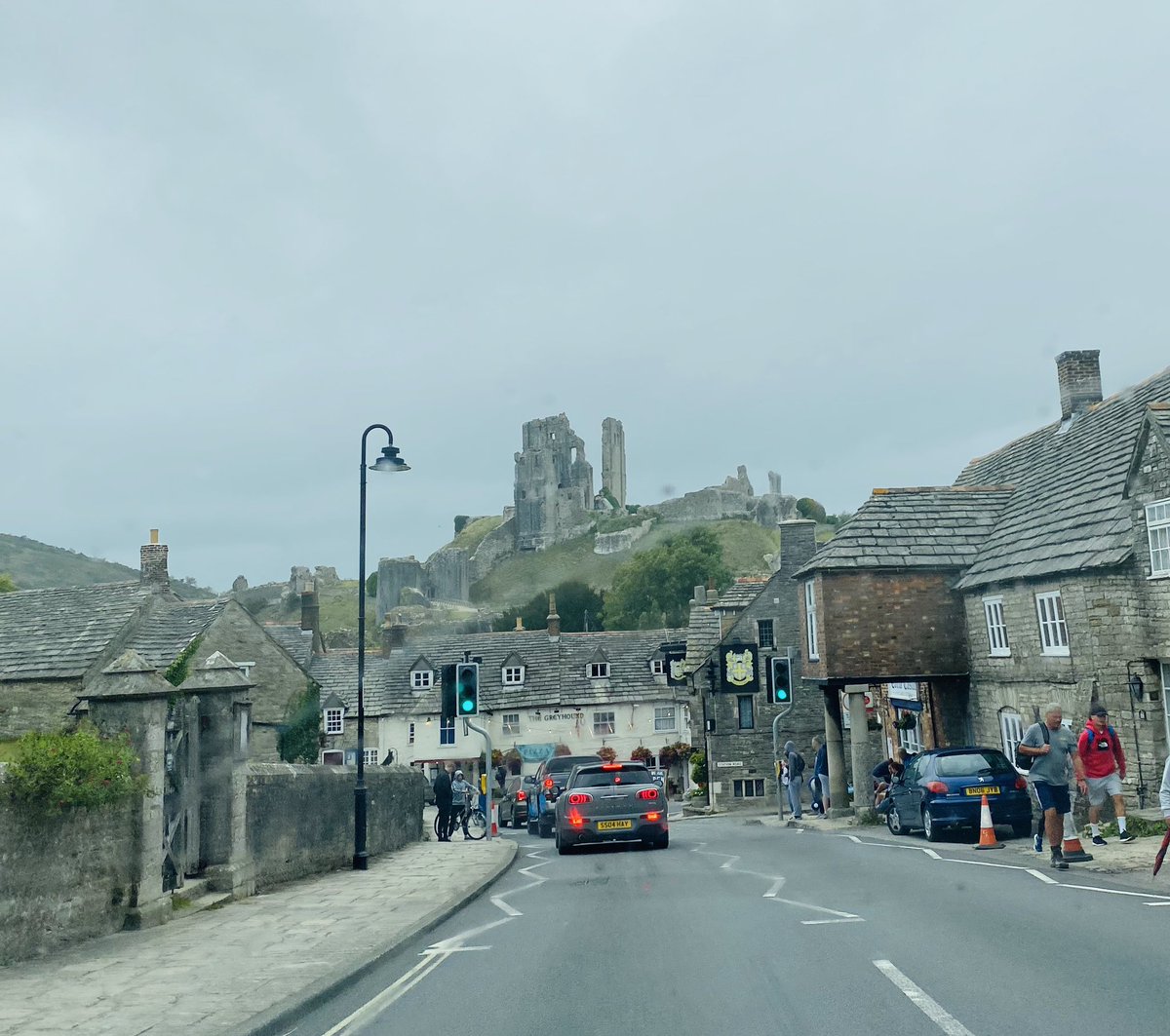 Ruins of Corfe Castle, Dorset. Lady Bankes resistance in 1646 wasn’t enough against Oliver Cromwell. #staycation  #uktour  #britishtour  #ukstaycation  #summer  #britishsummer  #uksummer  #dorset   #beach  #britishseaside  #englishbeach  #englishseaside  #england