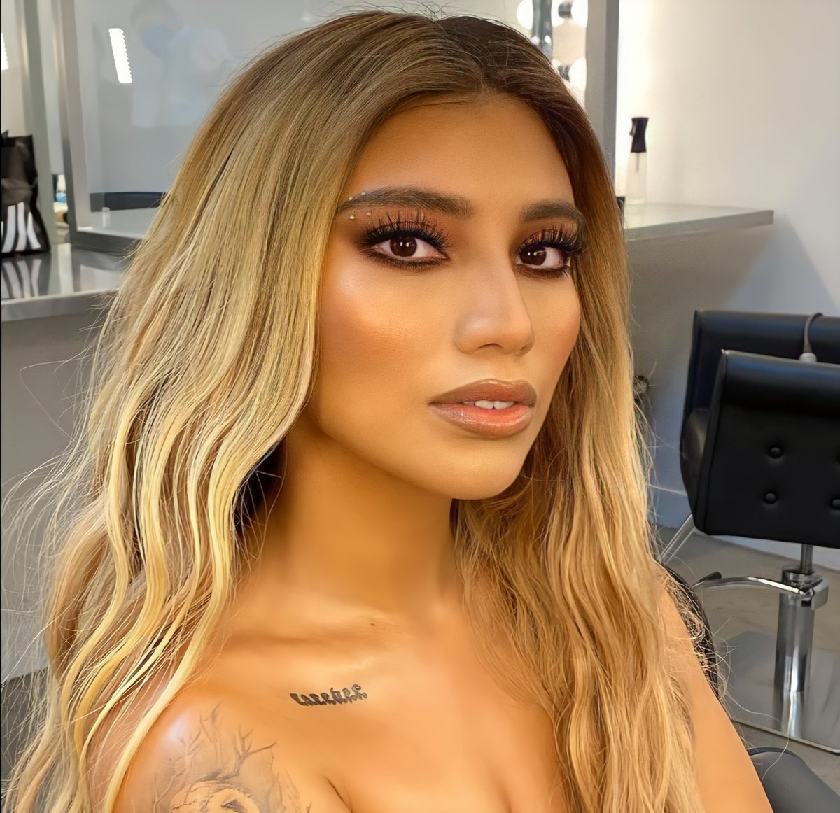 grassivogue's tweet photo. @kirstin You look absolutely beautiful girl... WWWOW https://t.co/0SxumOc6D7
