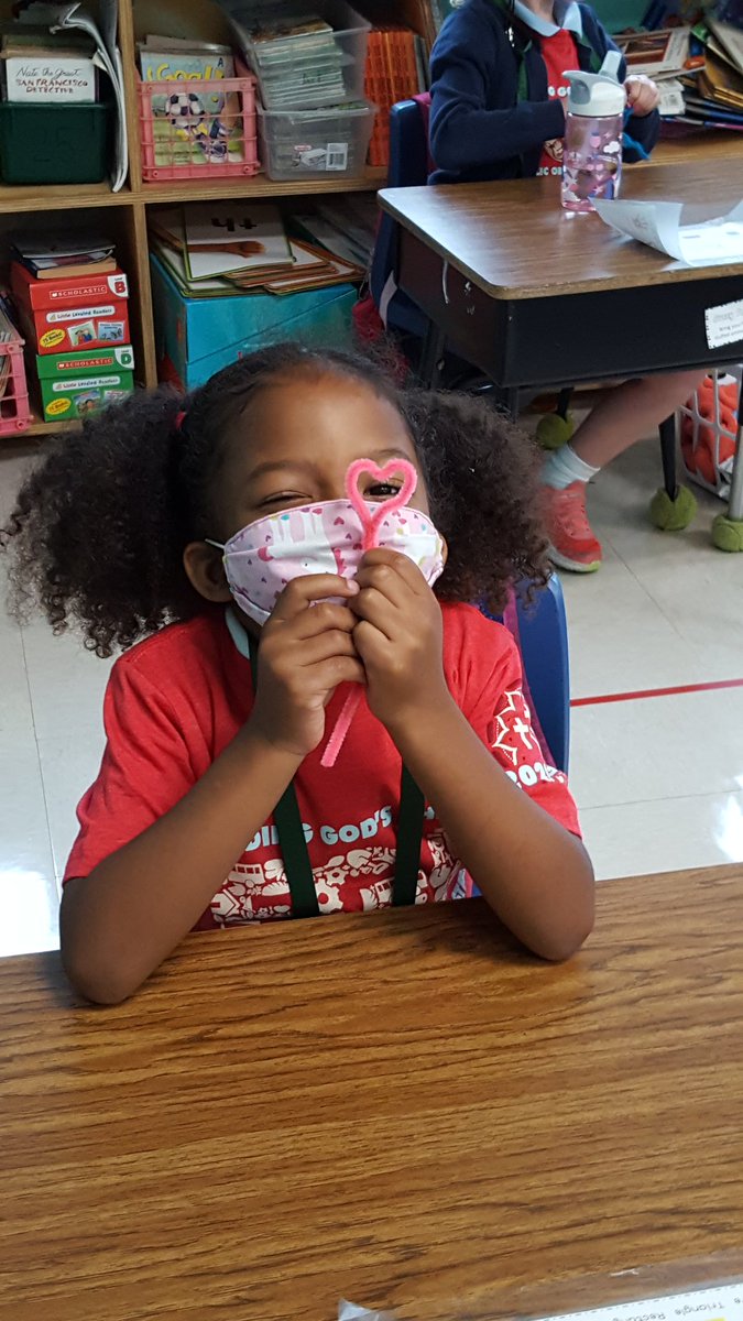 Juliefs77's tweet photo. #StCatherineColts had a great second week of school! There are plenty of smiles behind the masks! #CatholicSchools https://t.co/sWVICPdmnp