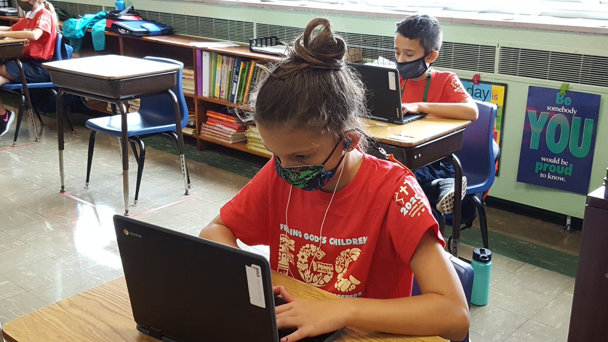 Juliefs77's tweet photo. #StCatherineColts had a great second week of school! There are plenty of smiles behind the masks! #CatholicSchools https://t.co/sWVICPdmnp