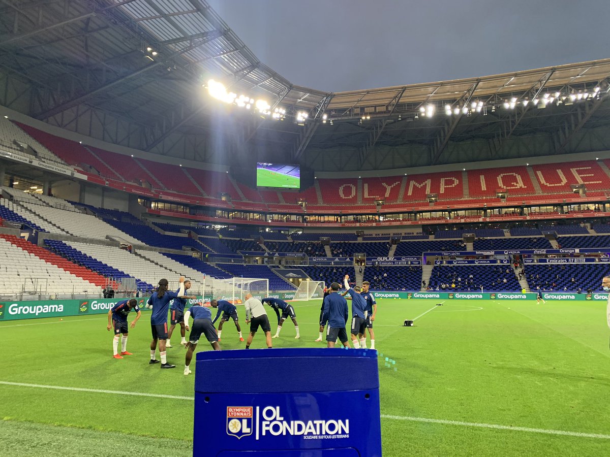 OLFondation's tweet photo. Louis du @CLCCLeonBerard a pu vivre le premier avant match de la saison à travers notre robot de téléprésence! Un moment inédit aux premières loges d’OL/Dijon! 🔴🔵 https://t.co/BdDuz6Pq5N