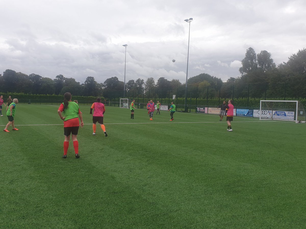 So the new regime is a 15 minute fitness warm up. 15 minutes on a passing activity. Then rest of the hour spent doing what the ladies signed up to do....play a footy game.
Ended 1-1!
#mumsplayfootball