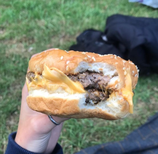 SchweidAndSons's tweet photo. Sometimes a bun, #SchweidandSons Burger and cheese is all you need for a great weekend kickoff. Grab this at @fiveguys tonight. You won't regret it. 👍. (📸 @cheeseburgerhq)

#verybestburger #burger #burgers #cheeseburger #food #weekend #TGIF #Fryday #friday #fiveguysfriday https://t.co/imHPk3iJV6