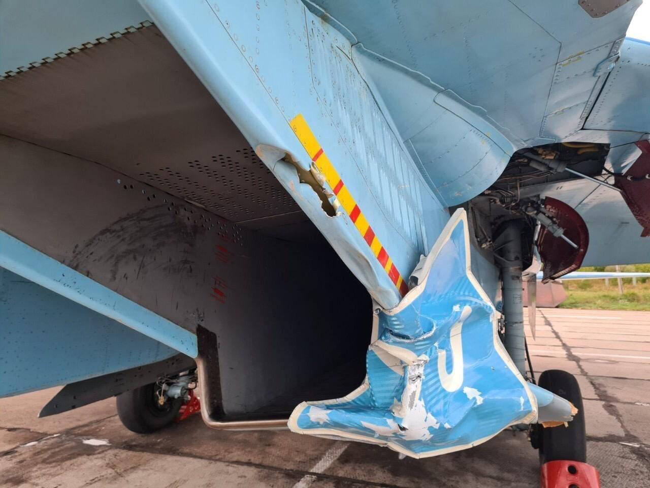 Почему сбивают свои самолеты. Су-27 ВВС Украины. Су-34 воздухозаборник. Су27 самолет Украина. Тормозной щиток Су-27.