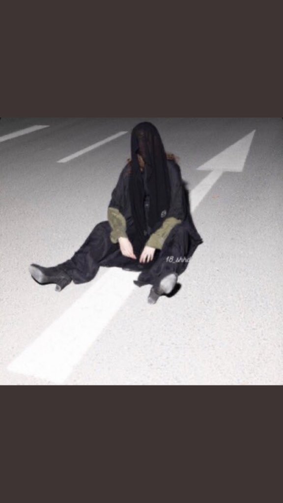 Abdelkrim_34's tweet photo. ترويع للمسلم هذي
مو اعلان عبايه في لخبطه بين الاعلان والشعوذه😀👌🏻 https://t.co/SwDZZko624