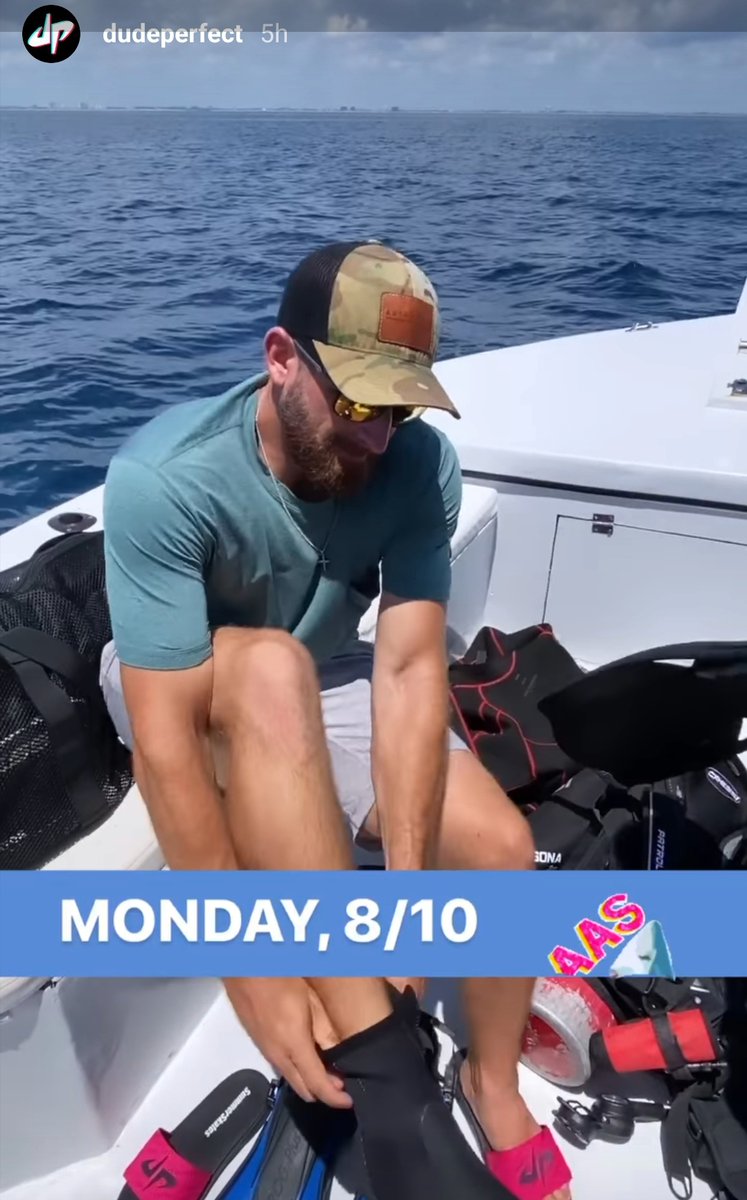Summerskates's tweet photo. .@MoonshineBandit @coltford @Hatch86Films @PGA_JohnDaly 

#SummerSkates callout to 👀 our custom #Shiner sandals and koozies in the official music video for #RedWhiteAndBoozed

&amp; ...

@DudePerfect #TylerToney on @SharkWeek #Shaqattack

August has been 🔥
https://t.co/a4hy2uf6Mw https://t.co/7kHvHEu9qq