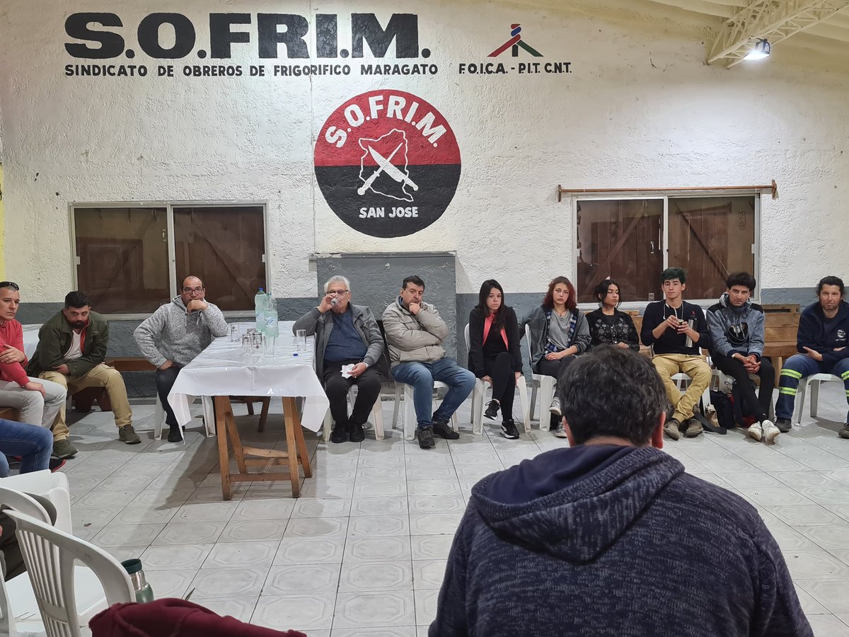 "Este es un momento en el que debemos pensar juntos, porque este gobierno tiene claro que si le pega fuerte a las trabajadoras y trabajadores organizados, buena parte del movimiento popular, queda flaco y sin respuesta a los recortes de derechos"

Conversa con trabajadoras/res ✊