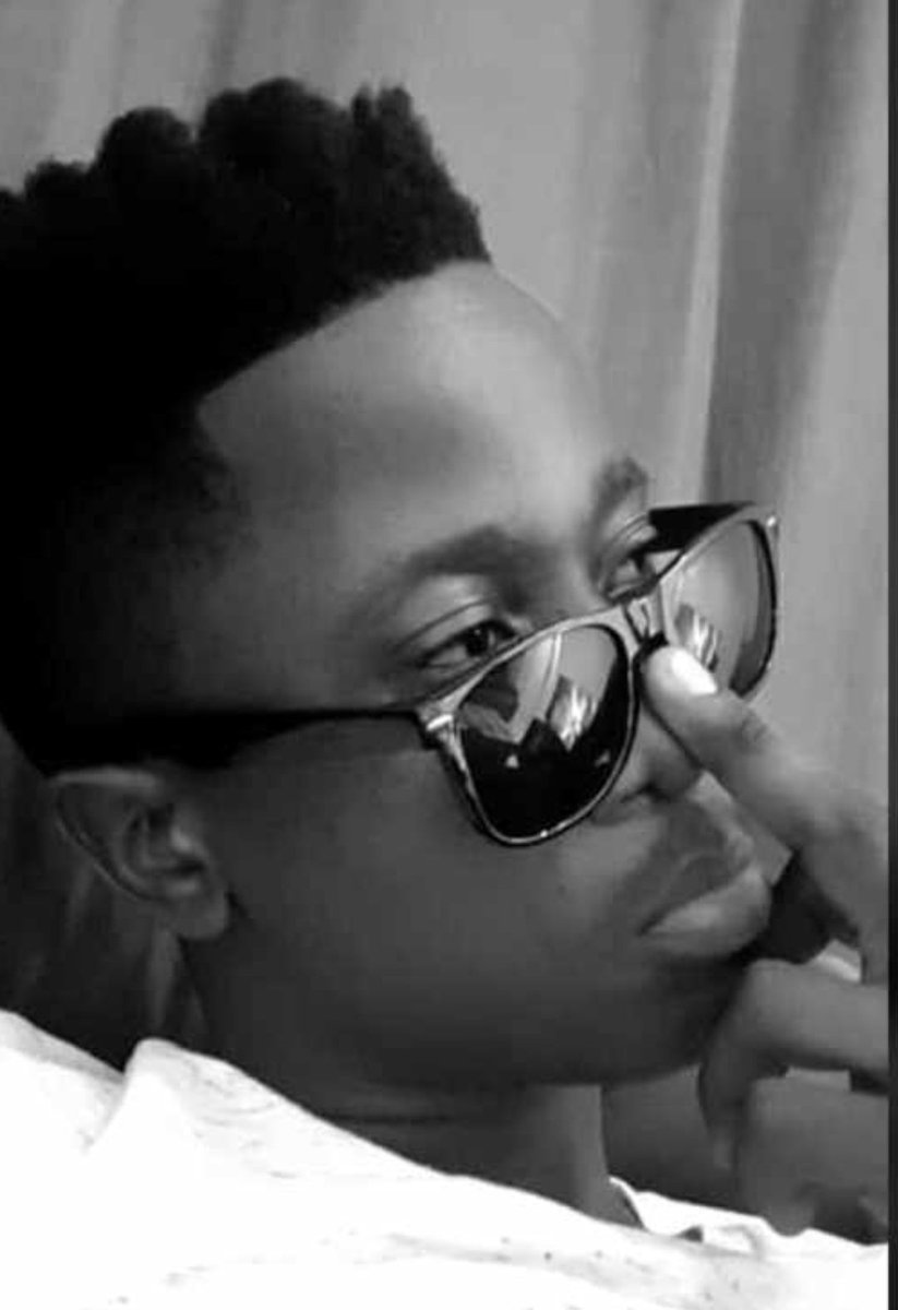 monyepao32's tweet photo. @Channel_0TV32O #LockdownHouseParty Aowa bahn kgopela le tshwareng spalete🥵🧵.. Wa tshela dahh mahn🙆‍♂️ Vaslap ashe yona😂 https://t.co/3C0a4y9gxB