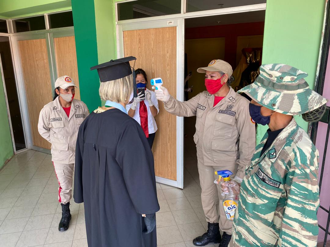 Unefa_VEN's tweet photo. #UnefaGraduaPatriotas cumpliendo con todos las medidas de bioseguridad, esta Casa de Estudios a escala nacional sigue contribuyendo con el futuro de la Patria @NicolasMaduro  @angiolillofp #GraciasPuebloHeroico https://t.co/IySewc1pKy