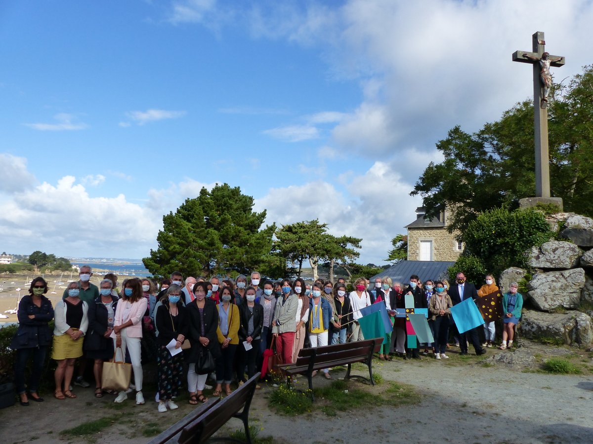SteMarieDinard's tweet photo. 28 AOUT 2020 : PRE-RENTREE DES EQUIPES EDUCATIVES DU SECTEUR DE DINARD, A SAINT-BRIAC-SUR-MER : Sérénité - Joie - Force d'un réseau au service de près de 1200 élèves et de leurs Familles ! https://t.co/MpftZGdLUi https://t.co/c4yMevDnCo