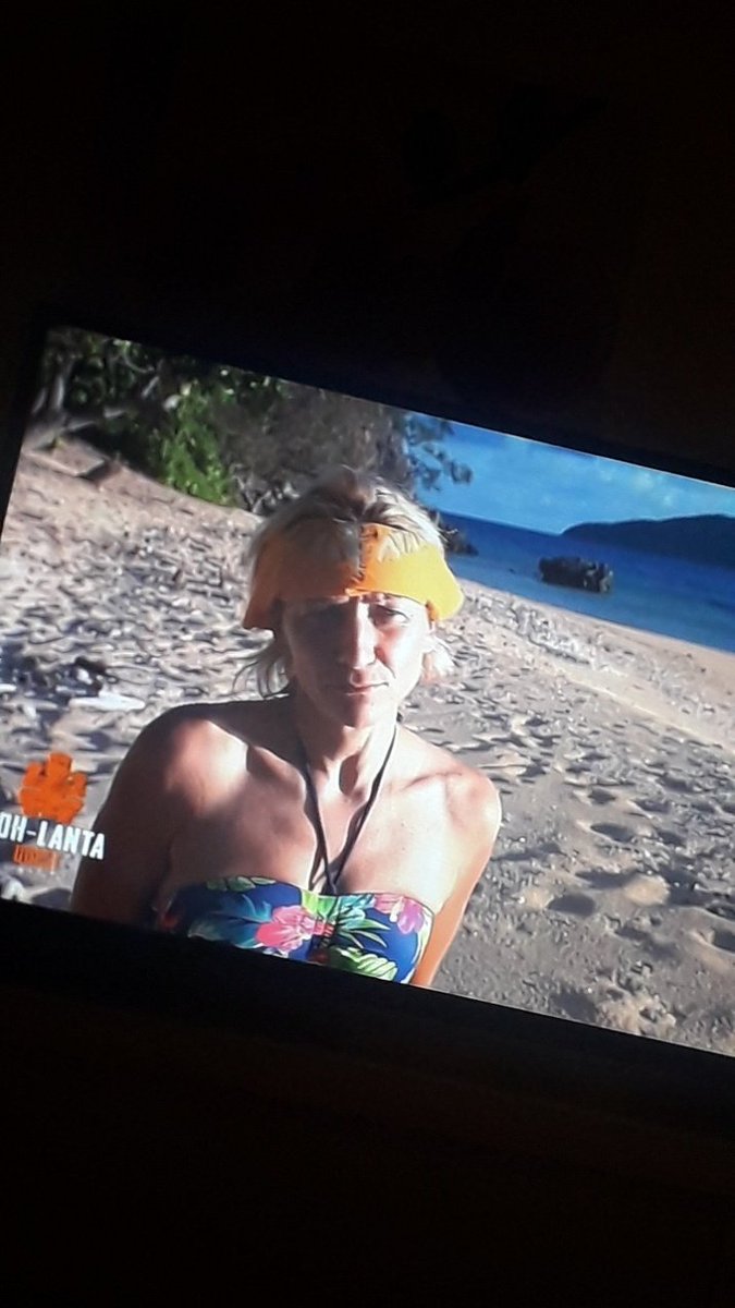 CorentinPtn's tweet photo. #KohLanta je crois qu'elle a soif https://t.co/TQzoZdQ1k9