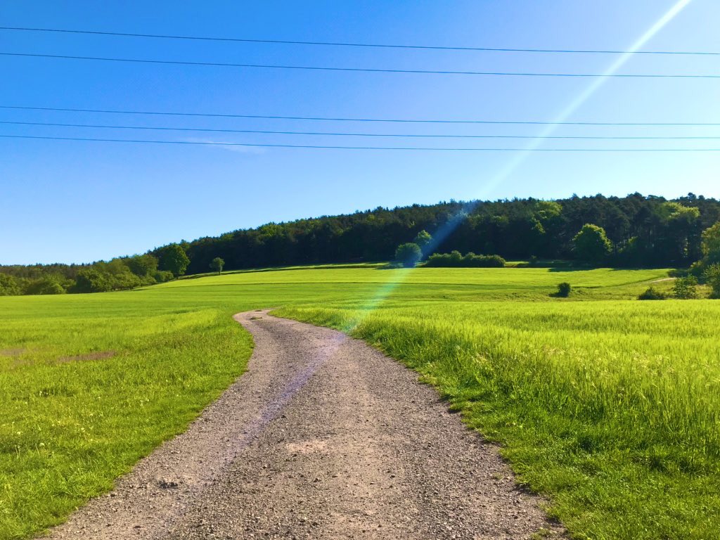 Happy birthday <a href="/amandatapping/">Amanda Tapping</a>
I wish you a wonderful day with your loved ones. 
All the best from a beautiful place in Germany.