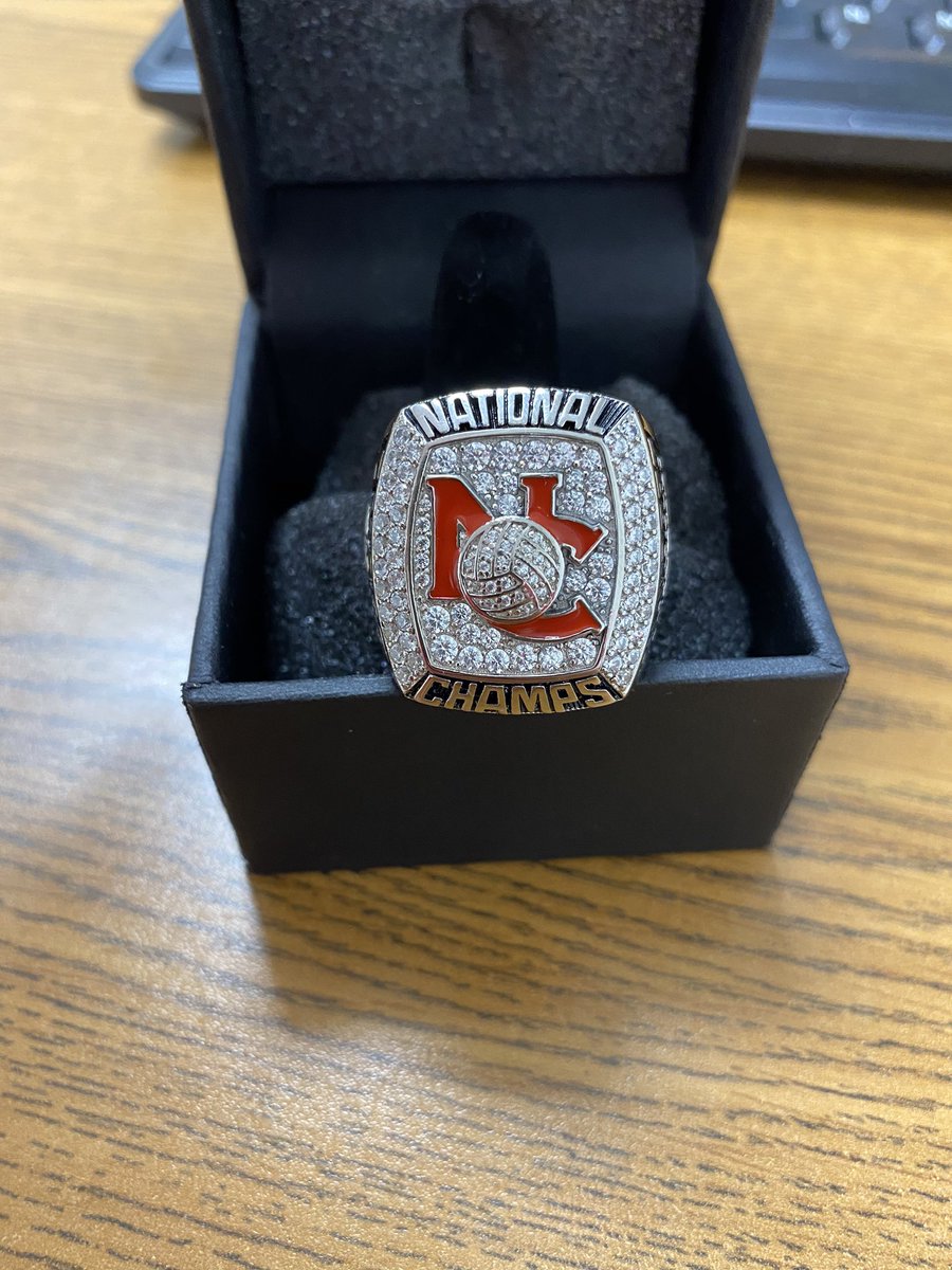 Navarro_VB's tweet photo. Doesn’t get much better than this! National Champions are OFFICIAL! 🤩💍 https://t.co/MELJOZAocA