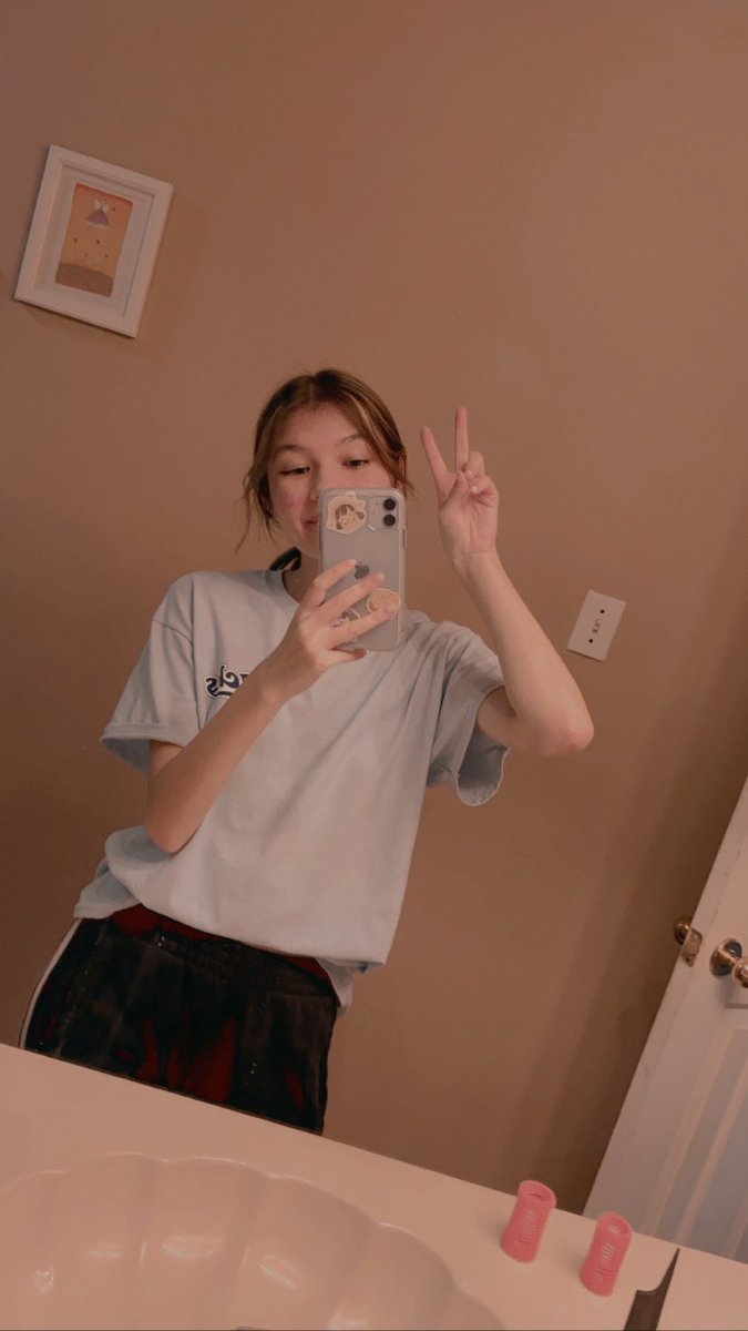 vvprincess8's tweet photo. final day, and I had so much fun participating ! my favorite piece of merch is definitely our new senior shirts!!
#ACHSVirtualSpiritWeek2020 https://t.co/lg8DzracTl