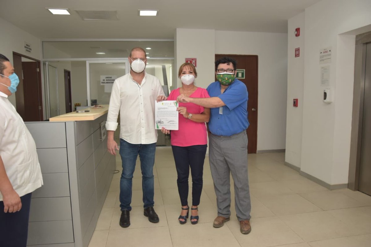 karlarfb13's tweet photo. ¡Alto al Maltrato Animal!
Hoy acudí al Congreso del Estado junto con el Dip. Harry Botello Fierro a presentar la #INICIATIVA para que nuestros amiguitos de 4 patas puedan gozar de un verdadero #BienestarAnimal y quien los maltrate se le denuncie y castigue severamente 🐾 https://t.co/2rp81QgASy
