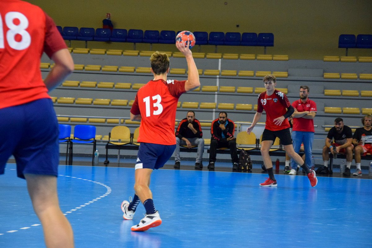 LesSeptors's tweet photo. LA NATIONALE 2 DÉMARRE BIEN |
Les joueurs de Fred Salmon s’imposent pour le premier match de pré-saison face à Bleré, victoire 32-28.
Prochain rendez-vous vendredi prochain à domicile face au Mans, toujours en public et toujours masqués !
#TeamSaran 🔵🔵 https://t.co/KBkuOc78XC