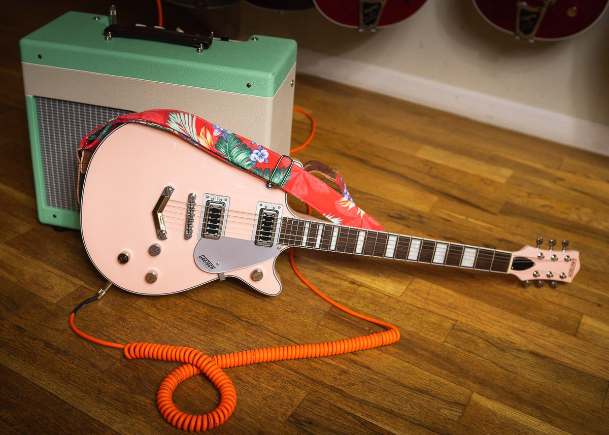 ChicagoMusicEx's tweet photo. Fasten your seatbelt and prepare for liftoff! We've added some first-class touches to this daring @GretschUSA Electromatic Double Jet, now available for preorder in a CME Exclusive Shell Pink finish! https://t.co/U9eZQJkYDv #chicagomusicexchange #gretsch #electromatic #doublejet https://t.co/aAdB7PzNga