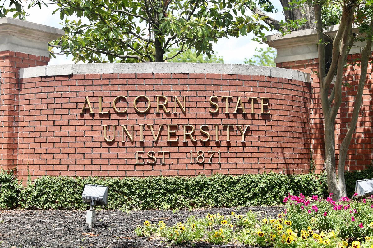 AlcornStateU's tweet photo. Alcorn wins seven awards at the virtual College Public Relations Association of Mississippi Awards Ceremony
https://t.co/Xaay2L6f9R https://t.co/DY8Wgas0Sq