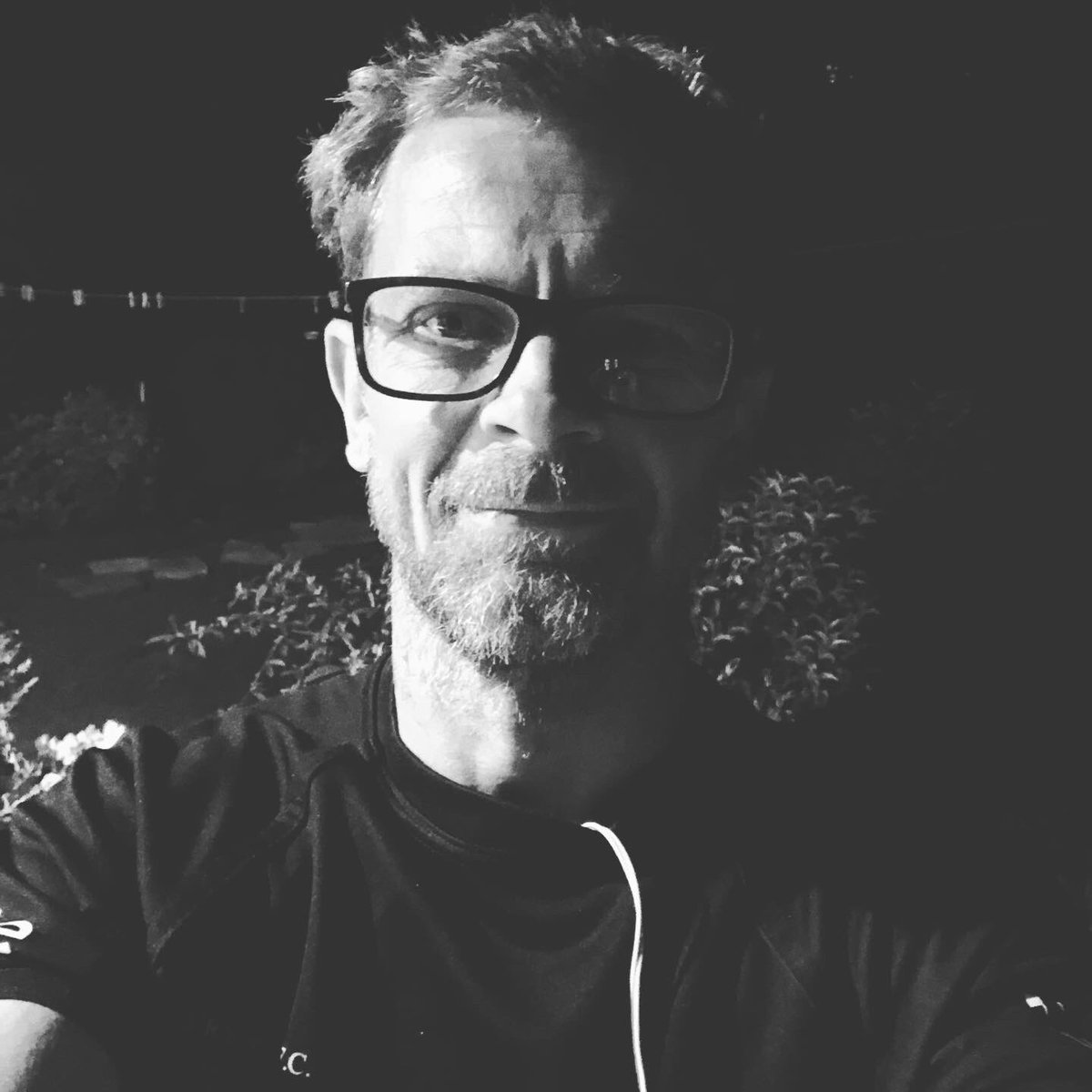 convoyrun's tweet photo. Minimum 7k per day. Day 239/366 : Cancer Research UK | TSF 1934.34km / 1202m / 7.01km #run, day 10 in isolation. Night run   #runner #running #Forrest #fitness  #cancerresearchuk #mentality #driven #charity #fundraising

https://t.co/zSD4mEiqXS https://t.co/fWLsdc8dVk