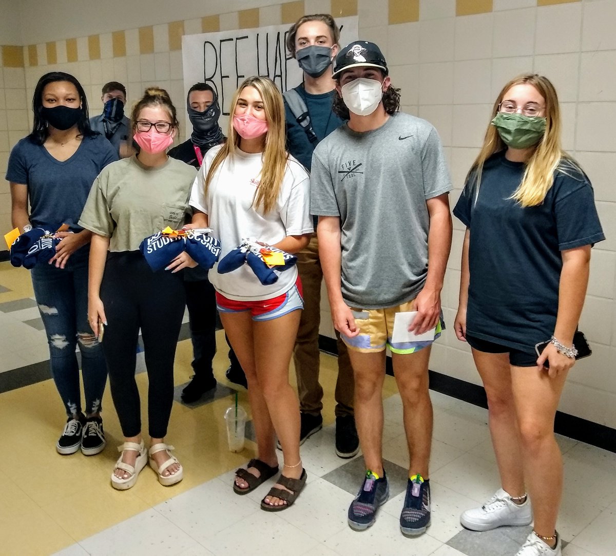 RCHS_stuco's tweet photo. These student leaders came to campus today to plan for upcoming events and to deliver shirts to our amazing admin team! #rcleaders #oneRC @RoyseCityHS @RoyseCityISD https://t.co/5ABsKSlK7s