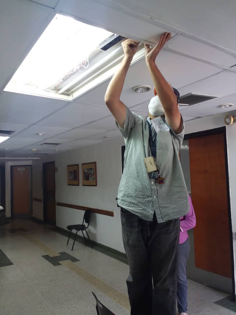 UamiUc's tweet photo. Gracias a la @alcaldiadevalencia por la  Donación de una Silla de Ruedas para nuestros usuarios y Bombillos led para nuestra emergencia. 
.
Gracias a nuestra Rectora @jessydivo por los trámites pertinentes. https://t.co/rkxTvDK8w0