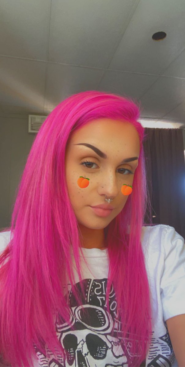 NicoleMiller43's tweet photo. peachy &amp; pink https://t.co/qSO1iPfO58