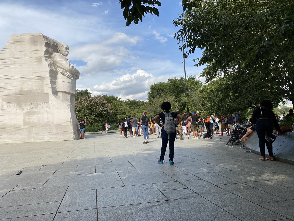 justinhintontv's tweet photo. The vast majority of people have left, but there is still a group at the MLK Memorial chanting, singing and drumming. #CommitmentMarch #MarchOnWashington2020 #ABC7March https://t.co/gytPrRYdSu