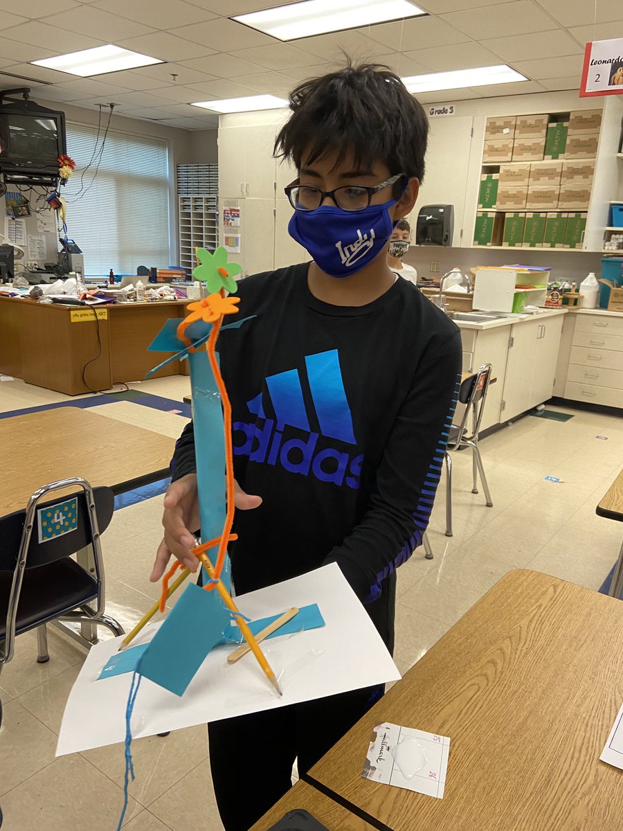 SD_Eagles's tweet photo. @MrsRLoves2Teach’s class had the BEST week in STEAM making personalized name tags with an element of movement! Thanks for leading the way Ms. Harris! #decaturproud #tomorrowready https://t.co/zUIi0KR0h0