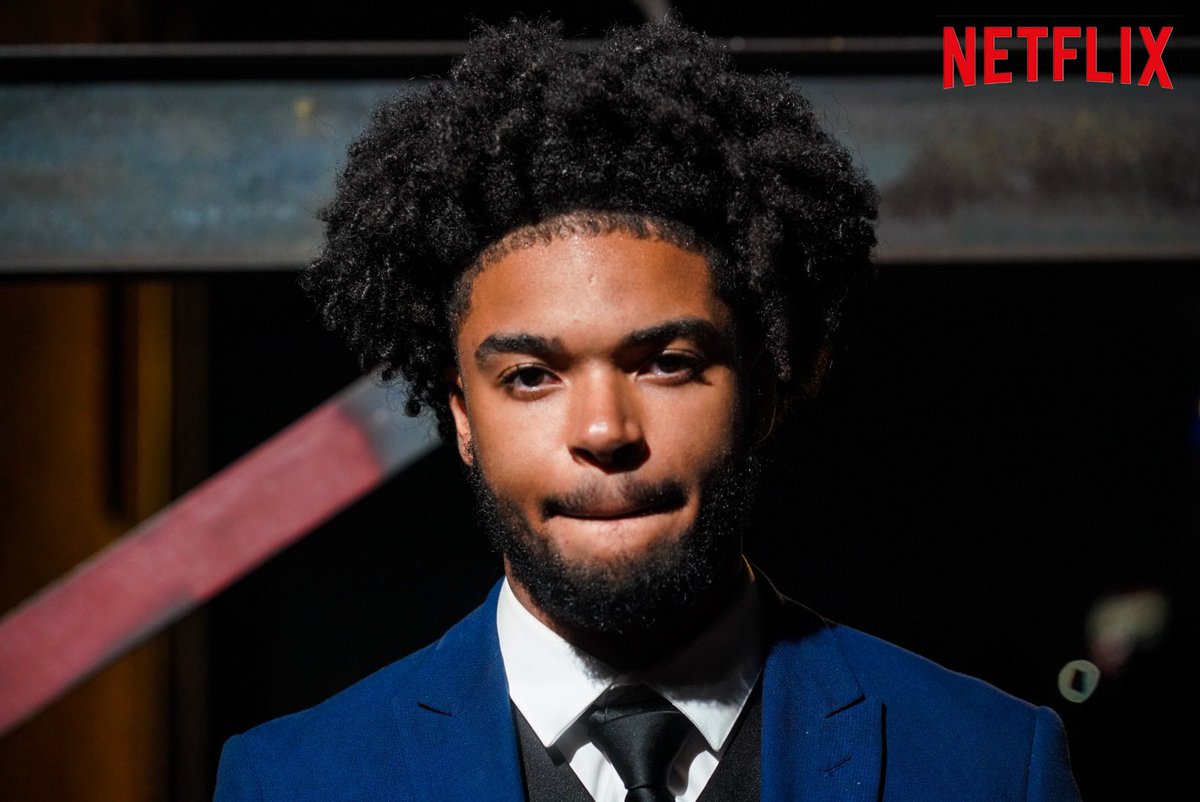 ImChaseX's tweet photo. Netflix Dreams https://t.co/RYjSz9TFLi