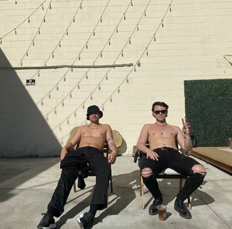 ionlylightup's tweet image. CASHTON #StreamLoverOfMine #Blue5SOS #CALMPromoComp