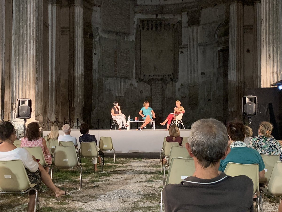Bellissima presentazione, stasera a Fano, di #Mara, il romanzo di ⁦<a href="/ritannaarmeni/">ritanna armeni</a>⁩ per ⁦<a href="/ponteallegrazie/">Ponte alle Grazie</a>⁩, con ⁦<a href="/flaviafratello/">Flavia Fratello</a>⁩ e ⁦<a href="/LaveraMeriPop/">Tiziana Ragni</a>⁩. Ciao, ⁦<a href="/passaggicultura/">Passaggi Festival- Dona 5xmille CF 97809820588</a>⁩ ⁦<a href="/giobelfiori/">Giovanni Belfiori Direttore Passaggi Festival</a>⁩ 🌺
