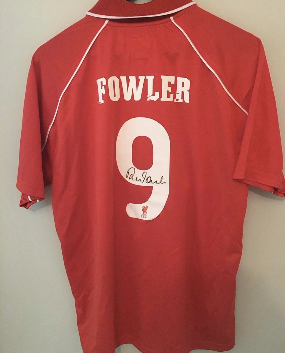 JoesShirts's tweet photo. Nice Robbie Fowler Treble winners signed box set. Comes in a presentation box with certificate of authenticity. Great bit of signed memorabilia!
#LFC @kitforbrains https://t.co/xIlC7UOOcV