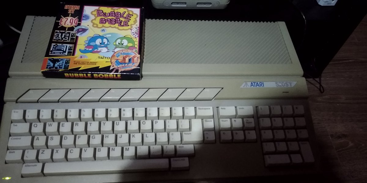 DavidBonus's tweet photo. ¡Qué gustazo que estas máquinas sigan funcionando después de tantos años! @Ignaciofase78 #atari520ste https://t.co/KsoO2N3n2p