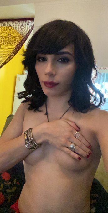 Onlyfans is 50% off till September 5th! Come get a personalized video... https://t.co/vy4cDw52RT #trans
