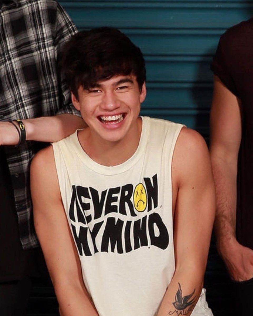 loulftvXX's tweet image. Calum but I swerve a lot #StreamLoverOfMine #CALMPromoComp #bluesos