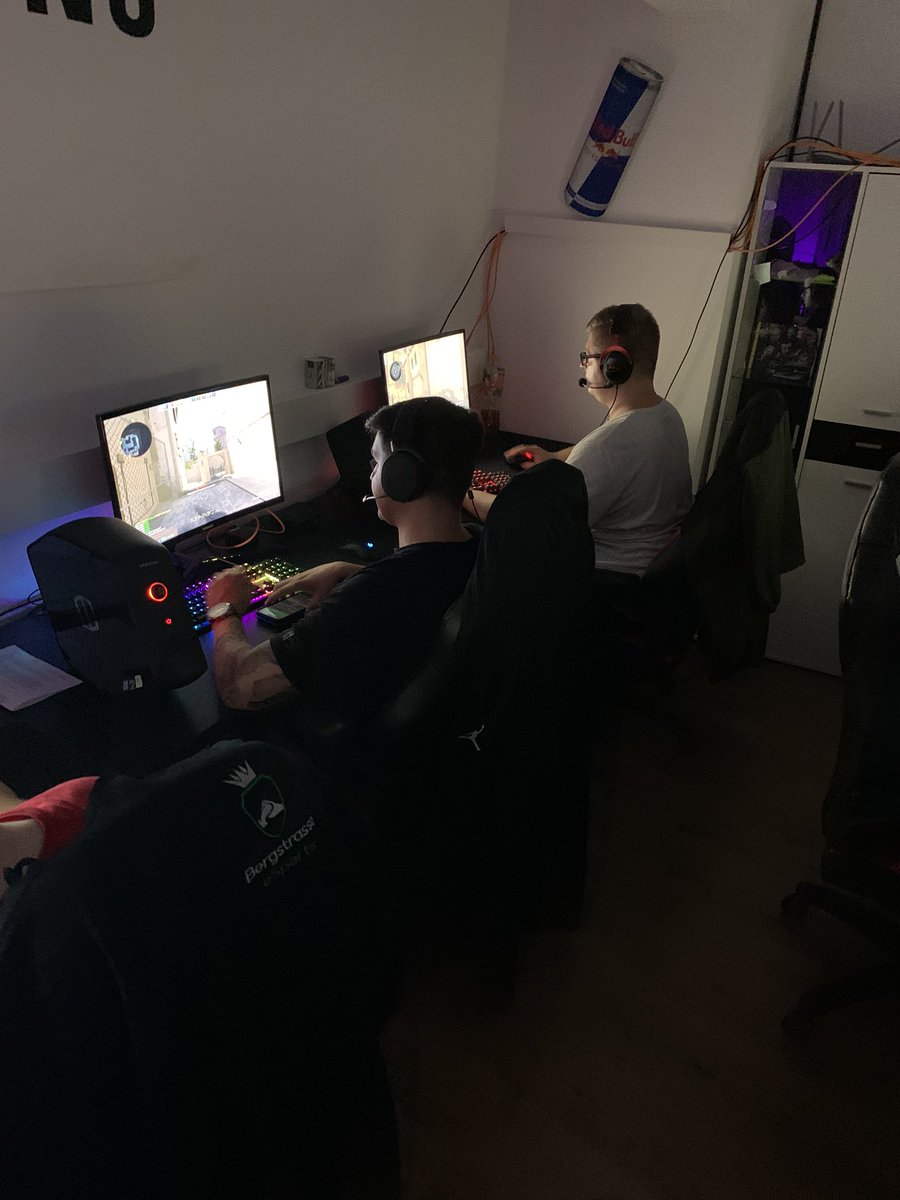 BergstrasseE's tweet photo. Bootcamp @1337Frankfurt Counter-Strike: GO Main https://t.co/NCJktWsAxH