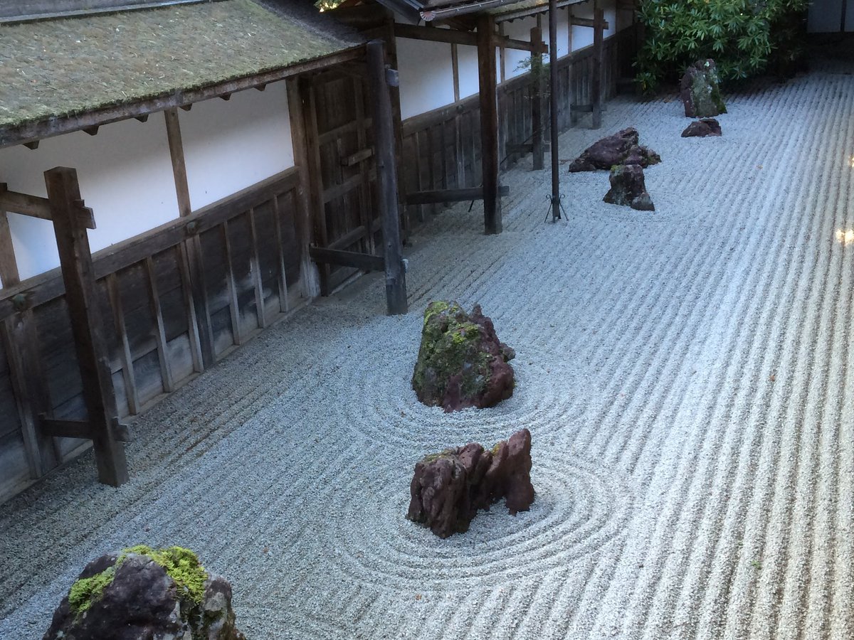 ntaamerica's tweet photo. Try Zen 禅 when you want to keep yourself cool.
Take a break, unplug yourself, concentrate your mind, then keep your mind quiet and undisturbed.
#Zen #keepyoucool #karesansui #枯山水 #zengarden #kongobuji #koyasan #Wakayama #Japan #禅 #高野山 #金剛峰寺 #takeabreak #unplug #logout https://t.co/Y6ZW9EE21z
